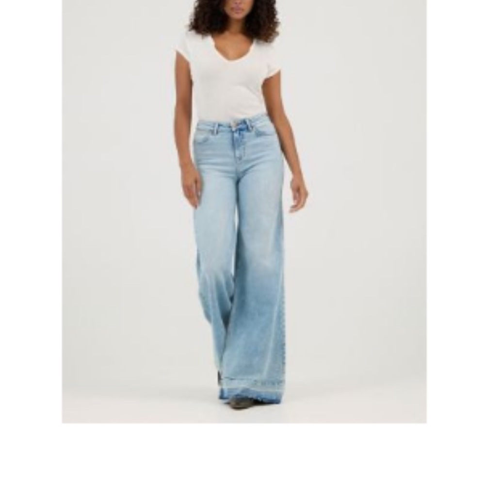 Wrangler release hem wide leg jeans size 28
